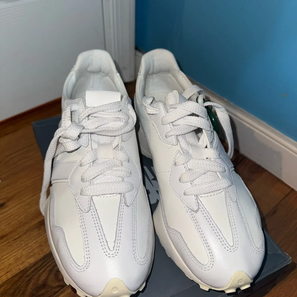 New Balance 327 White Leather - Size 9.5 Men and 11 Women Unisex - Picture 2 of 7